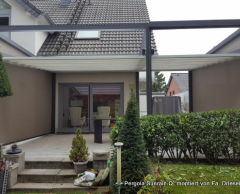 Pergolamarkise_terassenfaltdach_mit_seitenmarkisen_sonnen_regenschutz-1d6a30f4