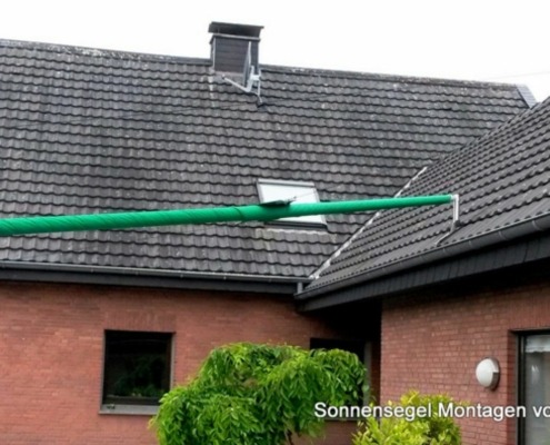 sonnensegelmontagen_aufdach_in_den_dachpfannen-0f560335